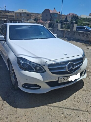 Mercedes E 200-1