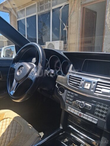 Mercedes E 200-7