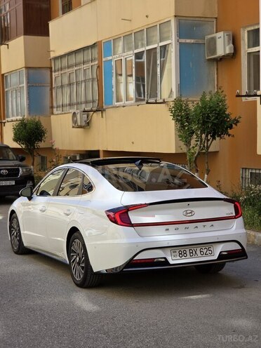 Hyundai Sonata-4