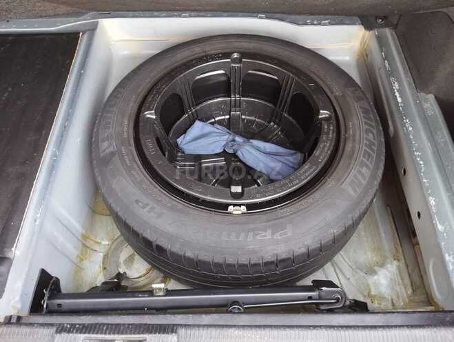 Mercedes E 200-12