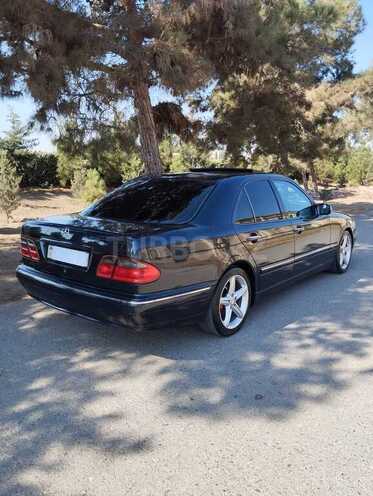Mercedes E 200-4