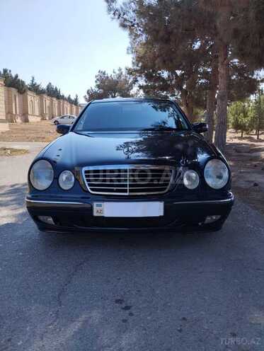 Mercedes E 200-1