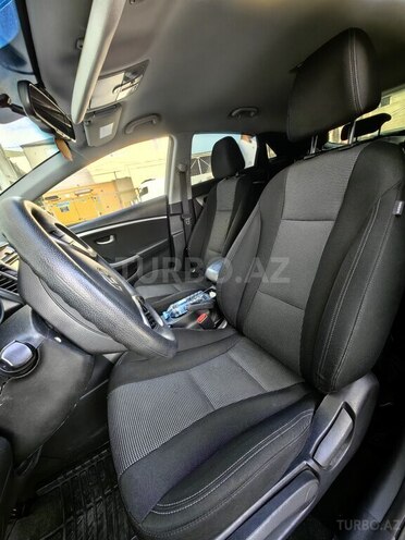 Hyundai Elantra GT-7