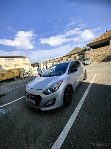 Hyundai Elantra GT-9