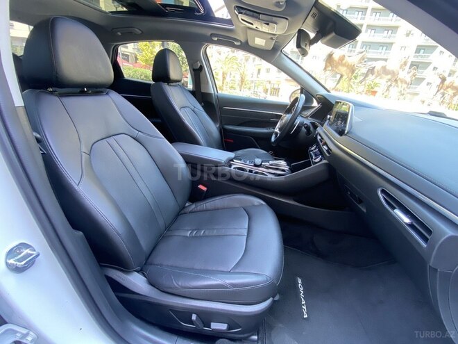 Hyundai Sonata-12