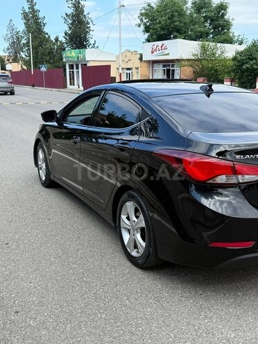 Hyundai Elantra-6