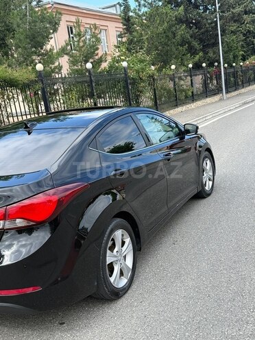 Hyundai Elantra-7