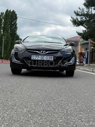 Hyundai Elantra-11
