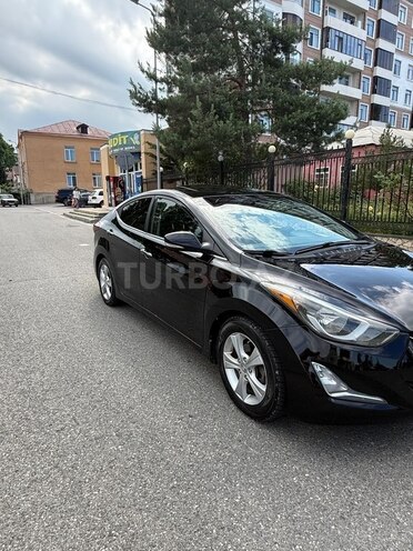Hyundai Elantra-4