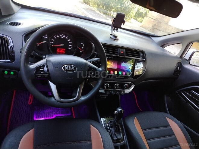 Kia Rio-5