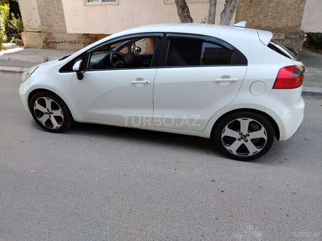 Kia Rio-7