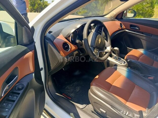 Chevrolet Cruze-11