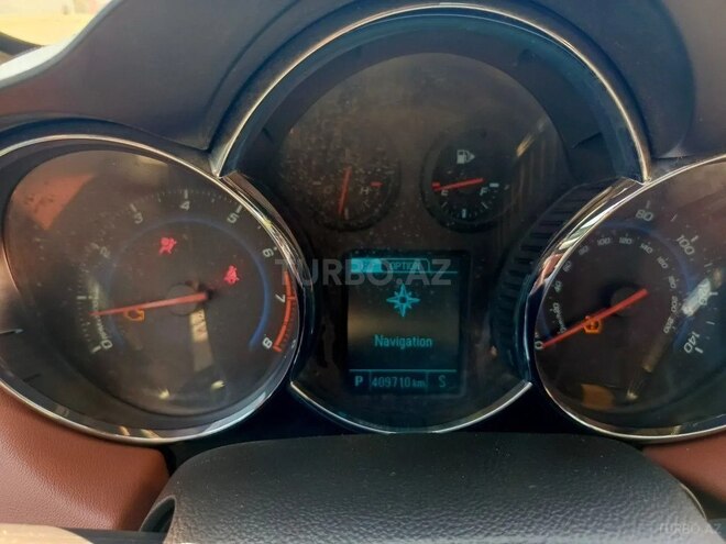 Chevrolet Cruze-13