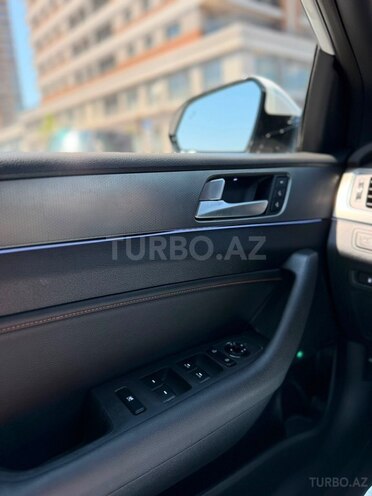 Hyundai Sonata-10