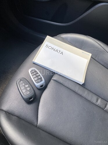 Hyundai Sonata-15