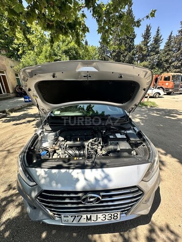 Hyundai Accent-10