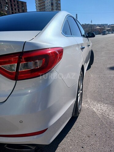 Hyundai Sonata-11