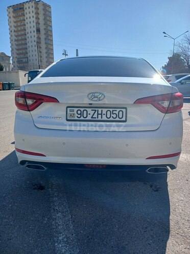 Hyundai Sonata-12