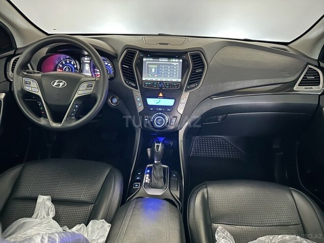 Hyundai Santa Fe-13