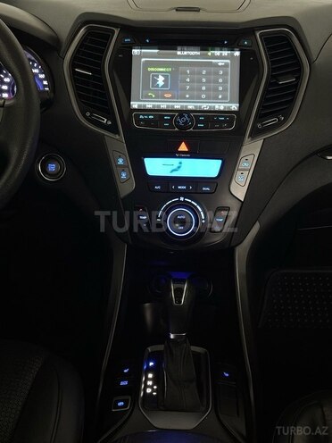 Hyundai Santa Fe-12