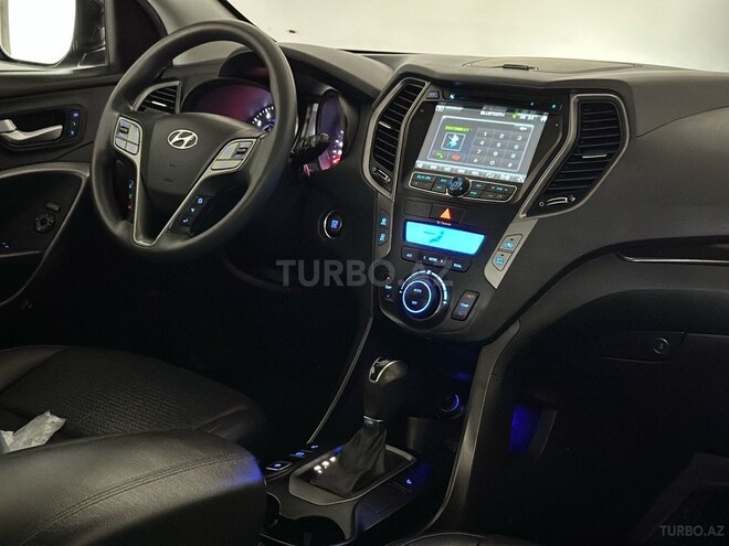 Hyundai Santa Fe-15