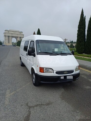 Ford Transit-9