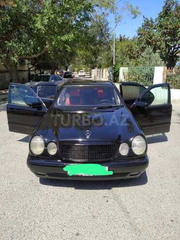 Mercedes E 200-1