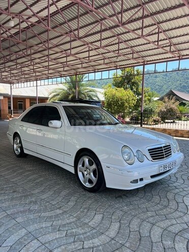 Mercedes E 320-2