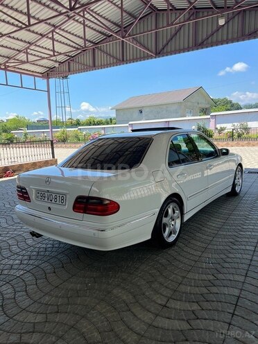 Mercedes E 320-5