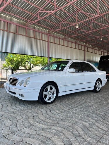 Mercedes E 320-3