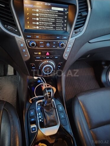 Hyundai Santa Fe-11