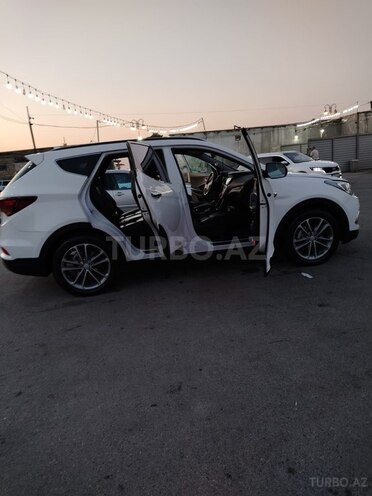 Hyundai Santa Fe-5
