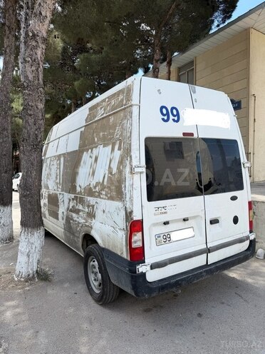 Ford Transit-4