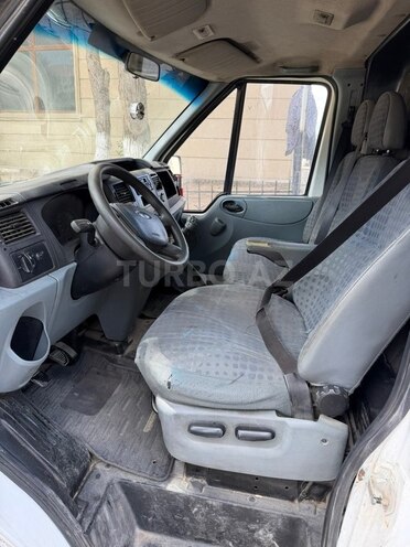 Ford Transit-7