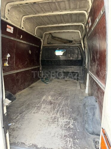 Ford Transit-8