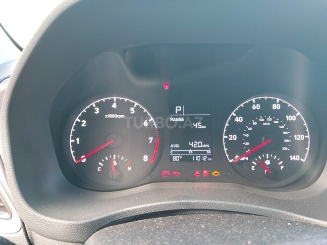 Hyundai Accent-6
