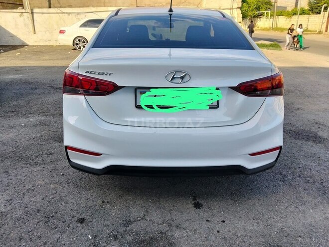 Hyundai Accent-3