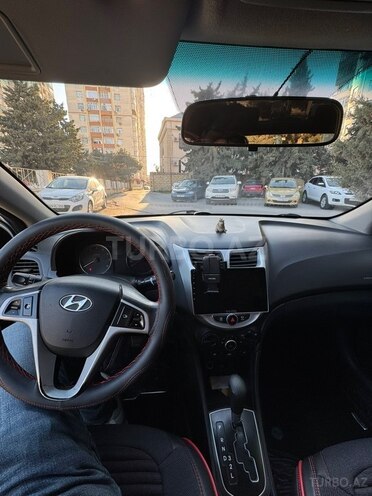 Hyundai Accent-9