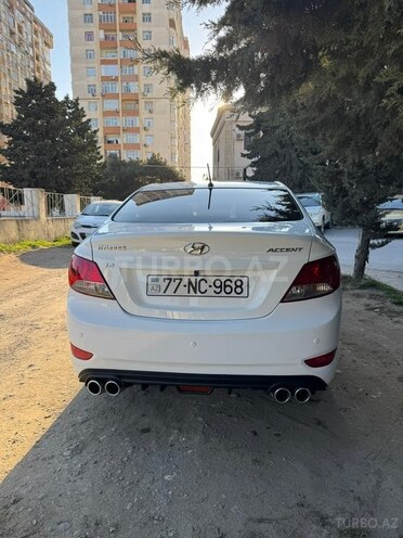 Hyundai Accent-5