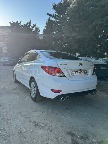 Hyundai Accent-17