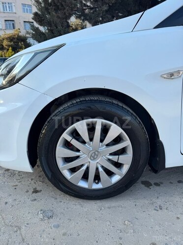 Hyundai Accent-19