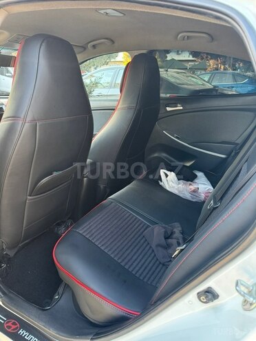 Hyundai Accent-13