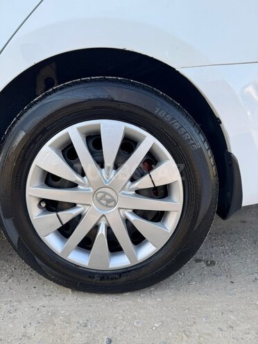 Hyundai Accent-18