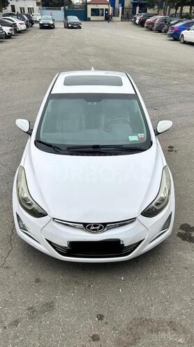 Hyundai Elantra-1