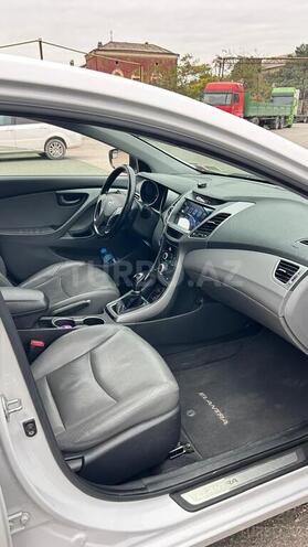 Hyundai Elantra-2