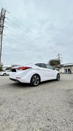 Hyundai Elantra-4