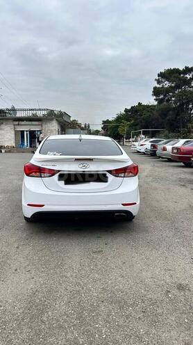 Hyundai Elantra-6