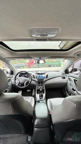 Hyundai Elantra-3