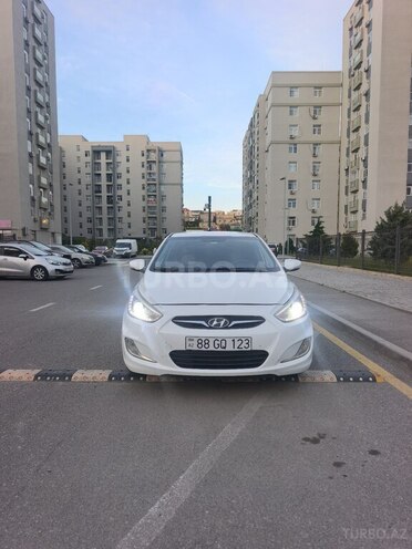Hyundai Accent-1
