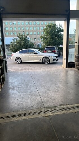 BMW 530-13